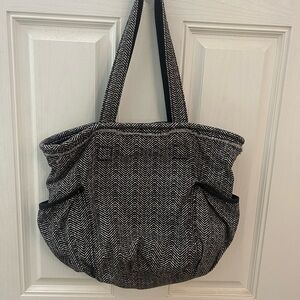 Thirty-One Black and White Chevron Tote